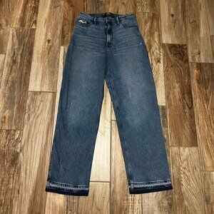 Hollister Ultra High Rise Dad Jeans